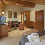 Otel Relais & Chateaux Schoenegg 4*