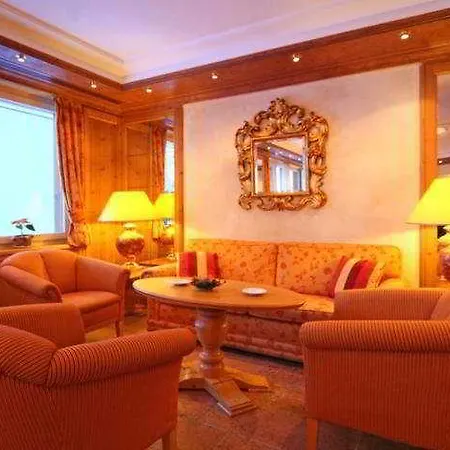 Relais & Chateaux Schoenegg 酒店 4*