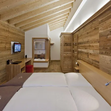 מלון Relais & Chateaux Schoenegg 4*
