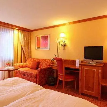 فندق Relais & Chateaux Schoenegg 4*