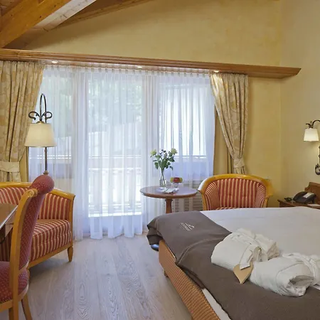Relais & Chateaux Schoenegg فندق